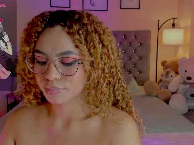 Ximena-sotto webcam