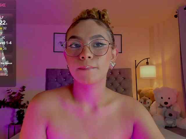 Ximena-sotto webcam