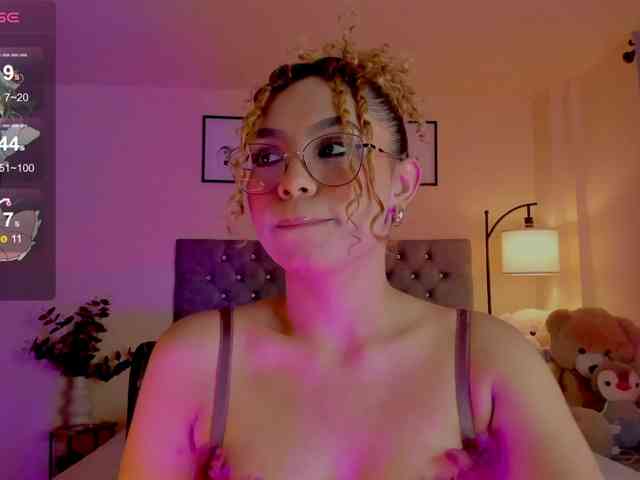Ximena-sotto webcam