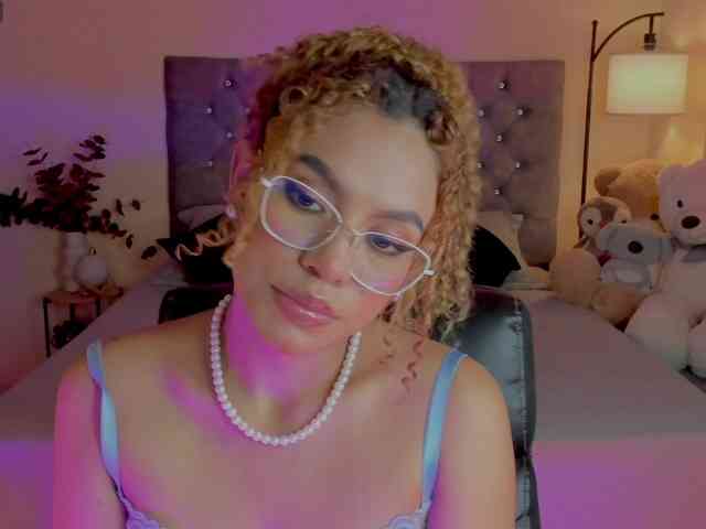 Ximena-sotto webcam