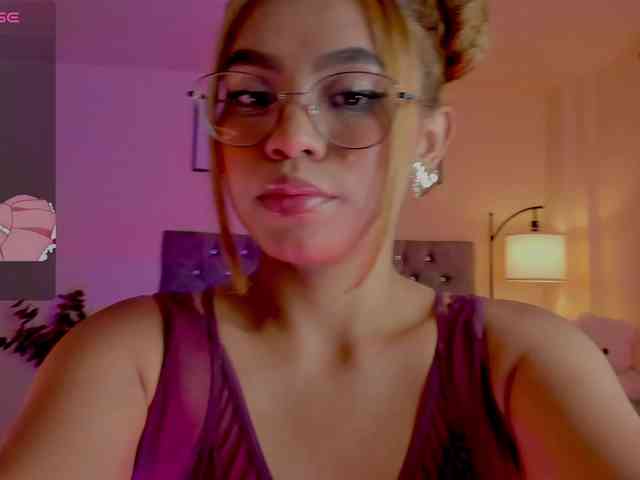 Ximena-sotto webcam