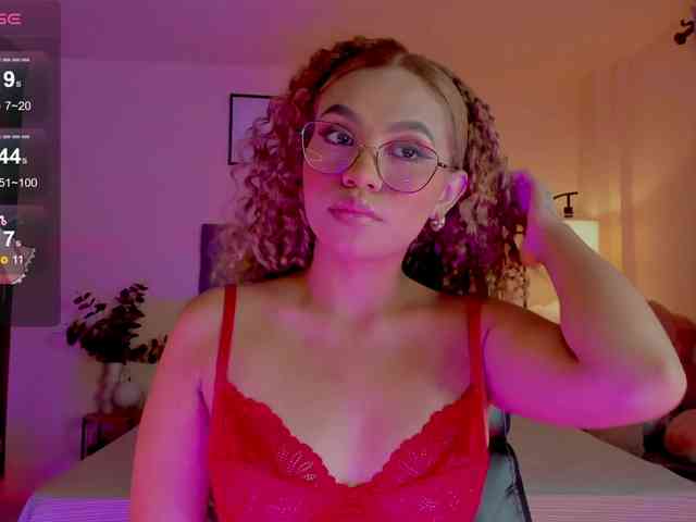 Ximena-sotto webcam
