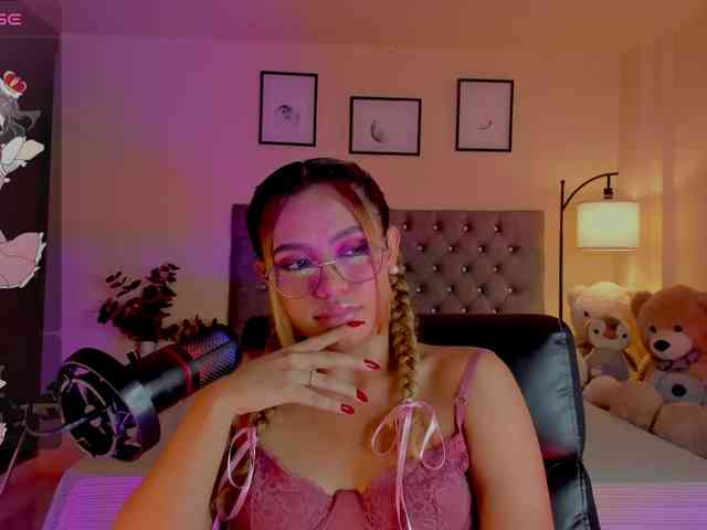 Ximena-sotto webcam