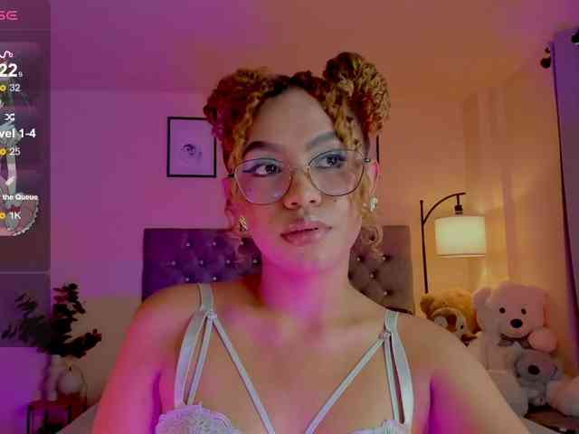 Ximena-sotto webcam