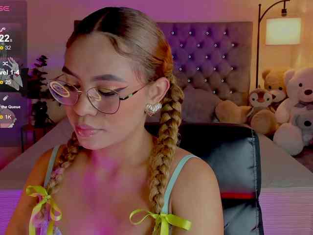Ximena-sotto webcam