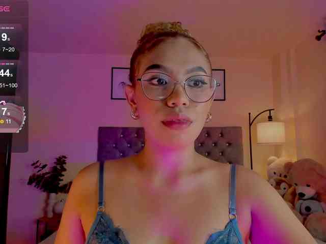 Ximena-sotto webcam