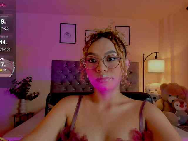 Ximena-sotto webcam