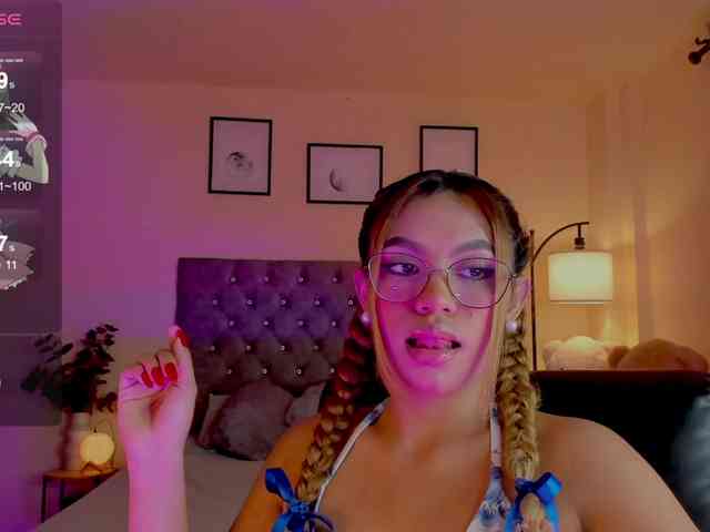 Ximena-sotto webcam