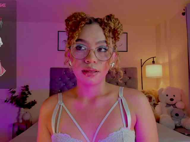 Ximena-sotto webcam
