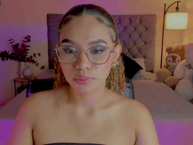Ximena-sotto webcam