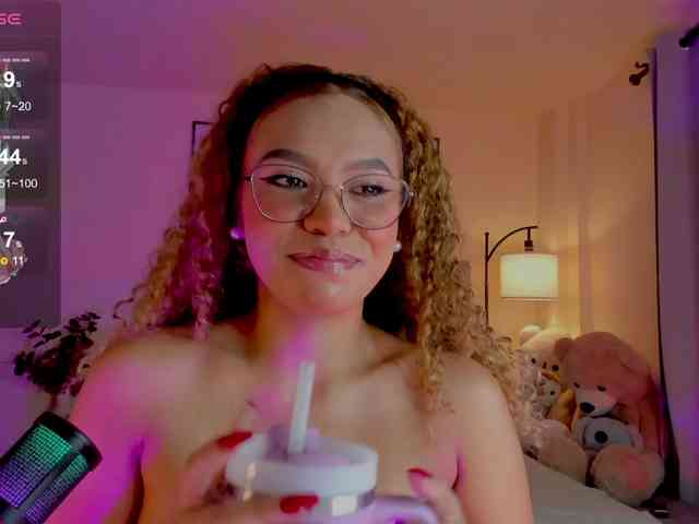 Ximena-sotto webcam