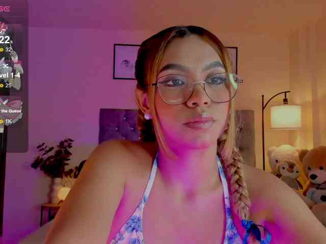 Ximena-sotto webcam
