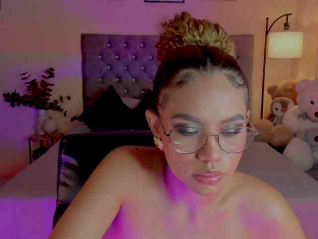 Ximena-sotto webcam