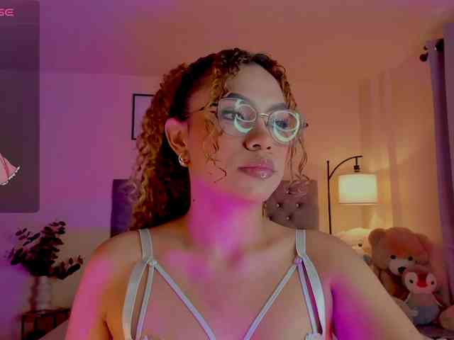 Ximena-sotto webcam