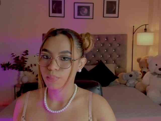 Ximena-sotto webcam