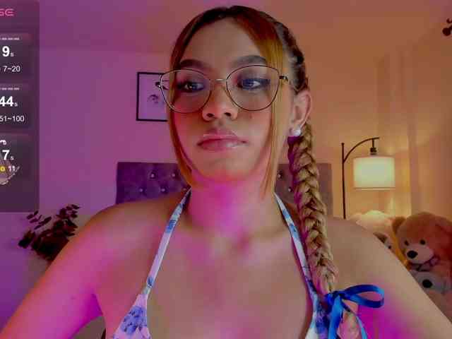Ximena-sotto webcam