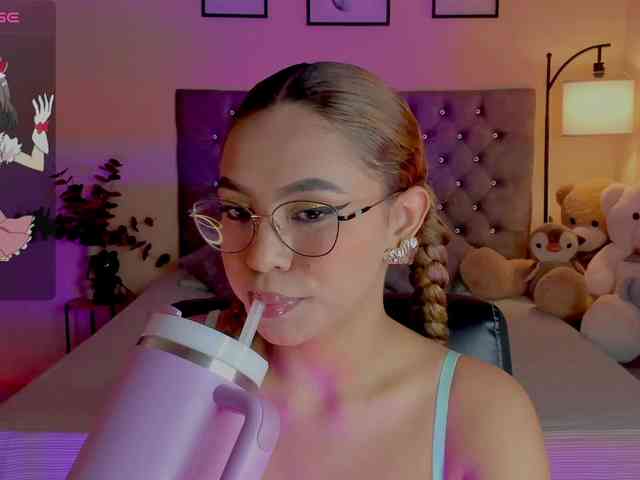 Ximena-sotto webcam