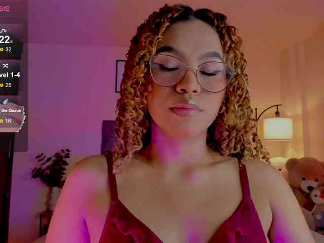 Ximena-sotto webcam
