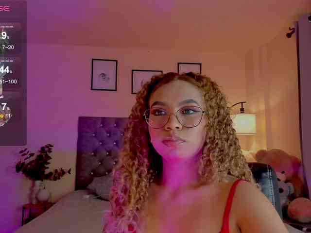 Ximena-sotto webcam