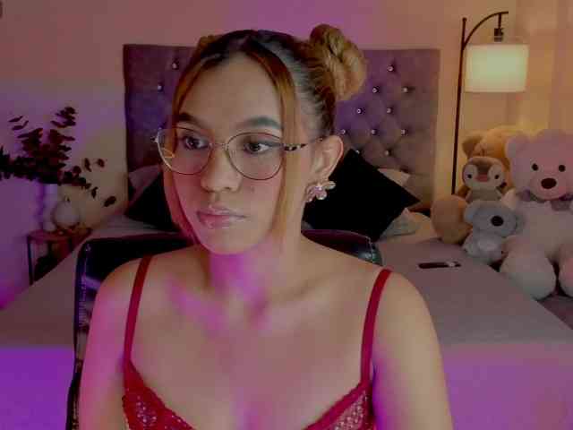 Ximena-sotto webcam