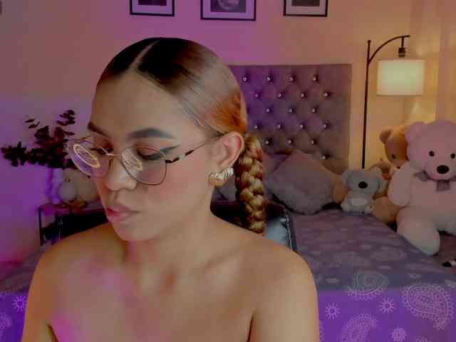 Ximena-sotto webcam