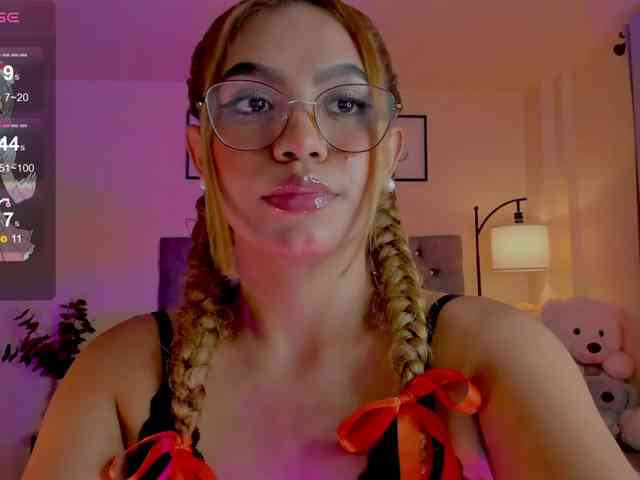 Ximena-sotto webcam