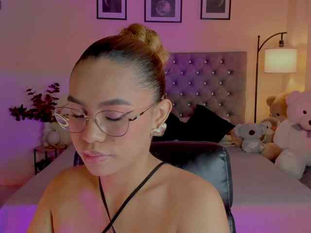 Ximena-sotto webcam
