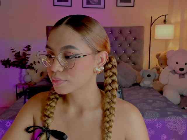 Ximena-sotto webcam
