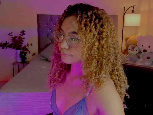 Ximena-sotto webcam