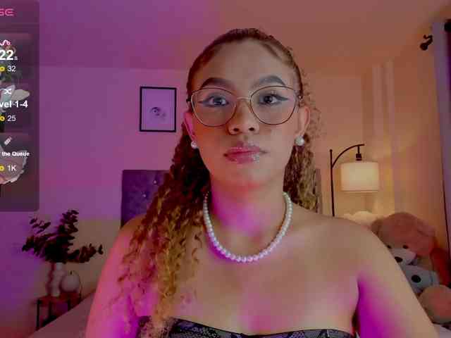 Ximena-sotto webcam