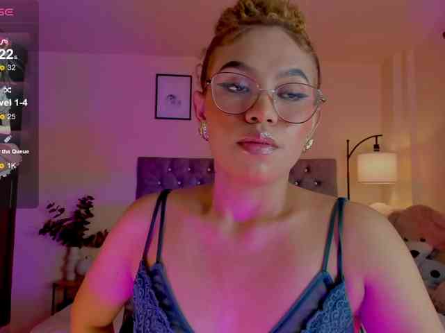 Ximena-sotto webcam