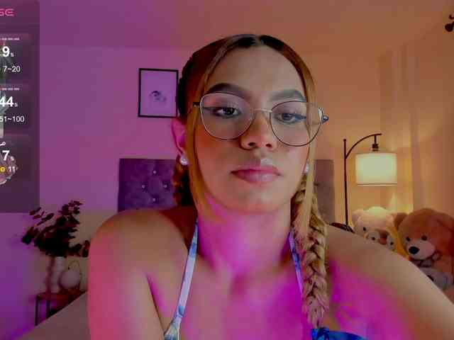 Ximena-sotto webcam
