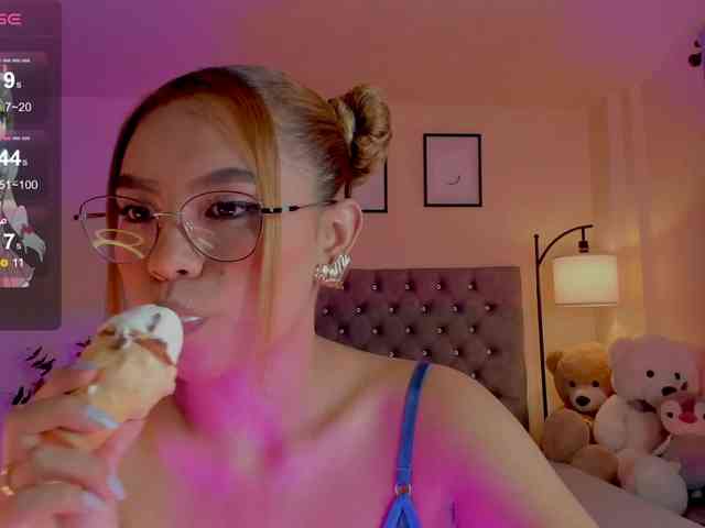 Ximena-sotto webcam