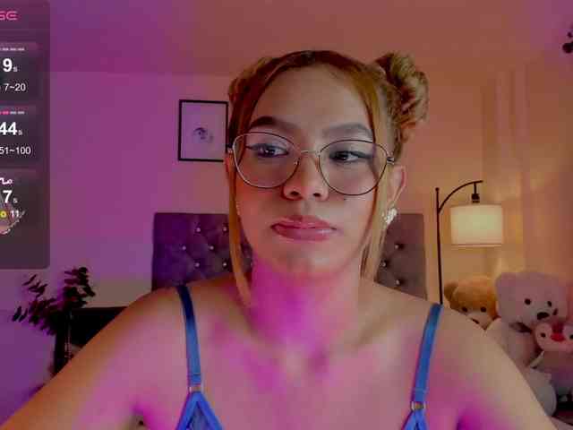 Ximena-sotto webcam