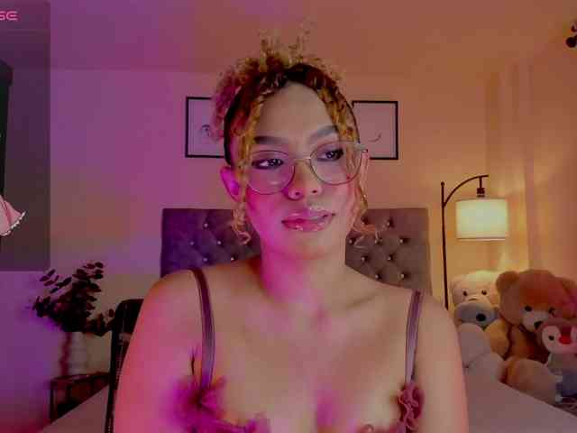 Ximena-sotto webcam