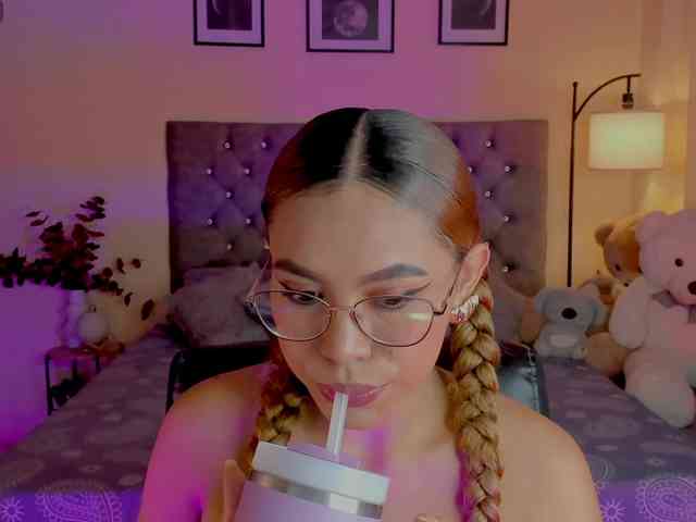 Ximena-sotto webcam