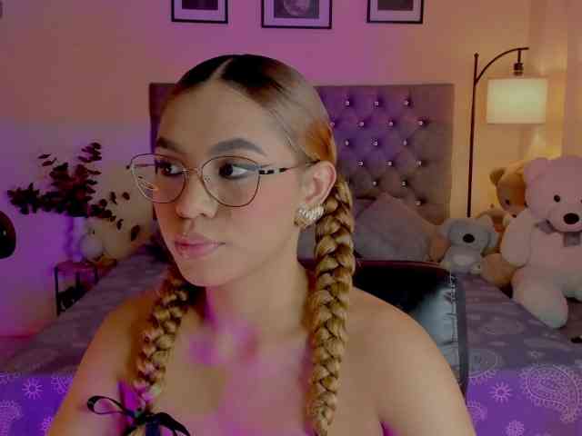 Ximena-sotto webcam
