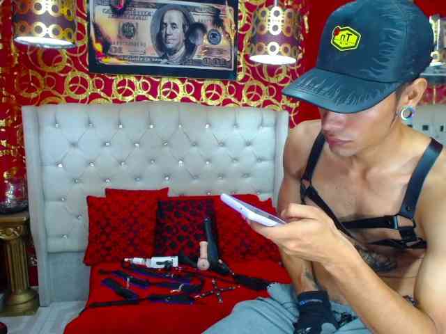 AGRECIT Sex Cam Show