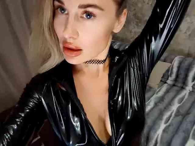 LadyLady96 webcam