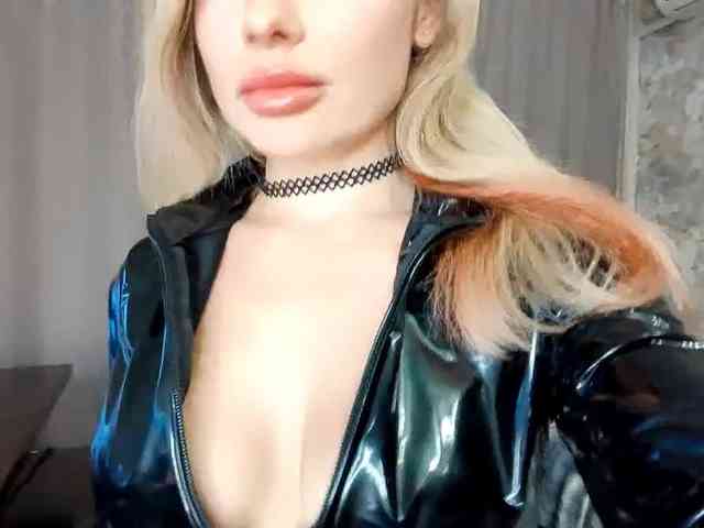 LadyLady96 webcam