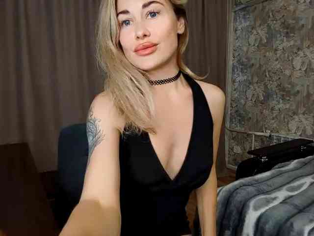 LadyLady96 webcam