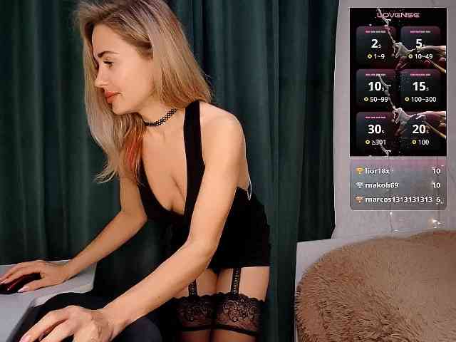 LadyLady96 webcam