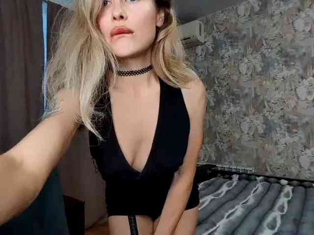 LadyLady96 webcam
