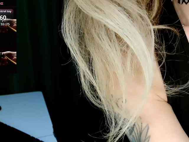 LadyLady96 webcam