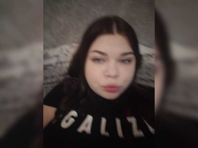 Karina-15 live webcam show