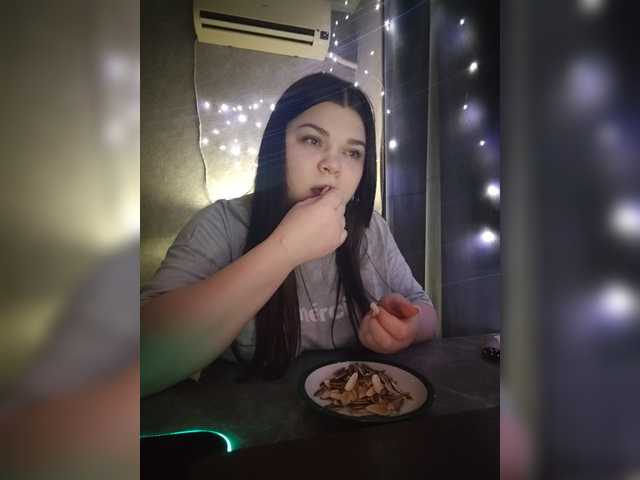 Karina-15 live cam on BongaCams