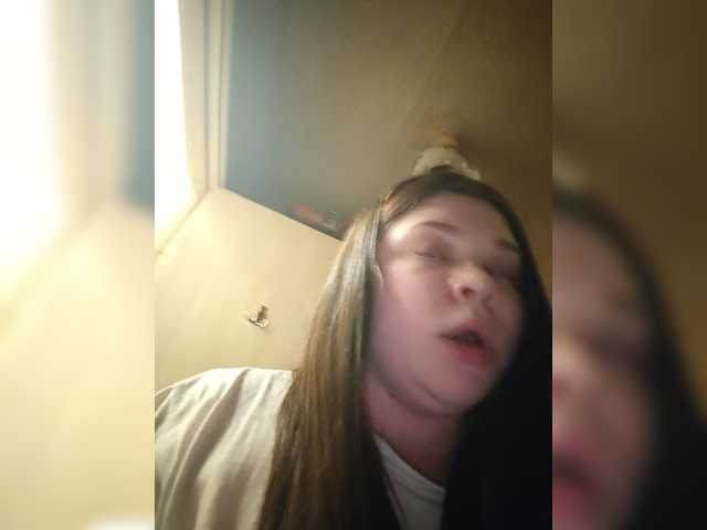 Karina-15 live cam preview