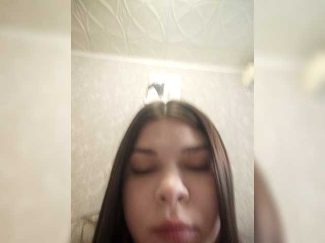 Chat with Karina-15 live cam