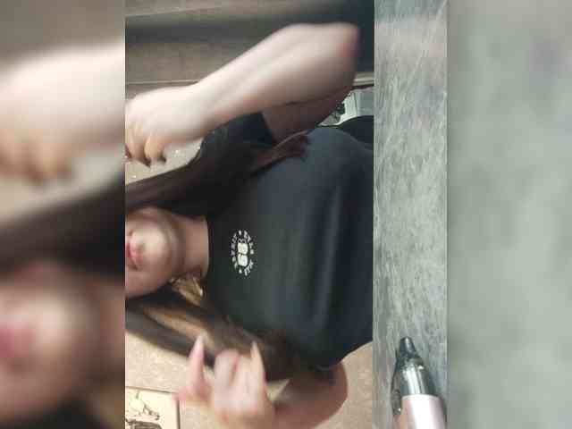 Karina-15 webcam