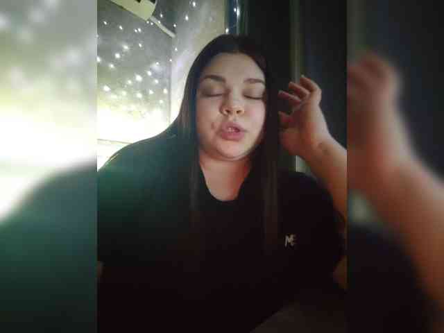 Karina-15 Sex Cam Show